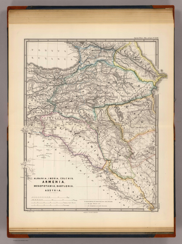 Eine detaillierte Karte von Armeniens Provinzen und Städten, die auf dem Cover eines alten Buches mit begleitendem Text dargestellt ist.