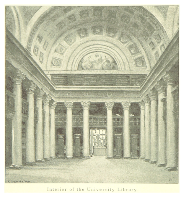 Innenansicht einer prächtigen Universitätsbibliothek mit hohen Säulen und kunstvollen Deckenentwürfen, mit Text am unteren Rand, der das Ästhetische ergänzt.