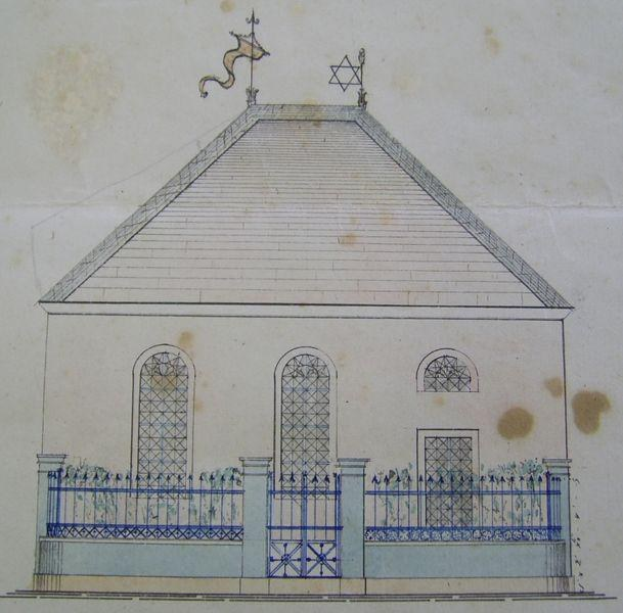 Eine Zeichnung eines Gebäudes mit einem Zaun, einem Stern oben, Fenstern und einem Geländer, das mutmaßlich eine Synagoge in Jerusalem darstellt.