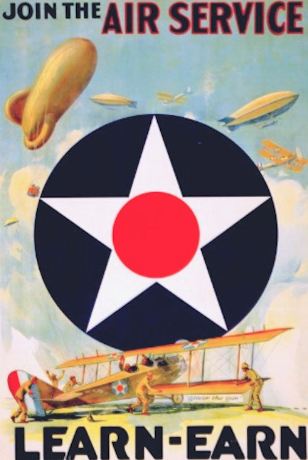 Plakat mit "Beitreten Sie den Luftdienst - Lernen-Verdienen" oben, mit Flugzeugen und Menschen im Hintergrund.