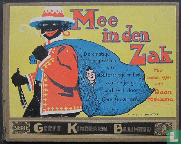 Ein Plakat auf einer schwarzen Oberfläche mit dem Text "mee in den zak" und einem Bild einer Person in einem weißen Hemd und blauer Mütze, die verschmitzt aussieht.