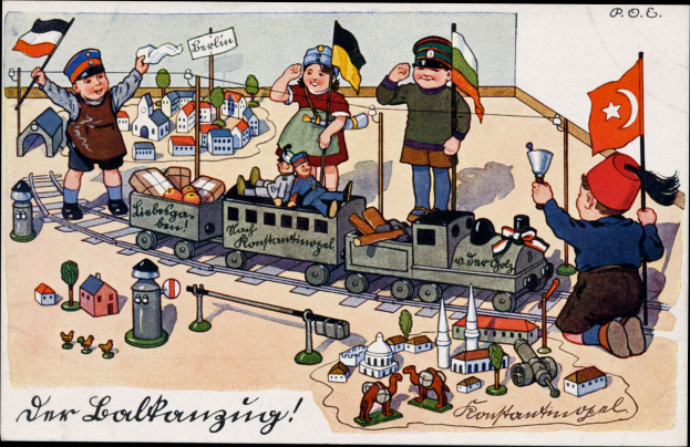 Kinder spielen mit einem Spielzeugräumzug auf einem Eisenbahngeleise, umgeben von Häusern und Bäumen, mit Text unten.