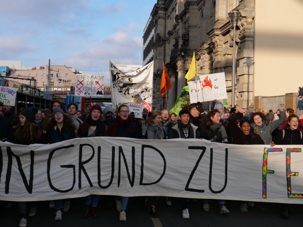 Deutsches Gericht erlaubt Outdoor-Gebetsversammlungen der verbotenen Islamistengruppe