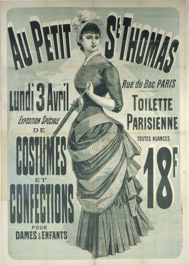 Ein Vintage-Plakat für eine Kostümvorstellung, die eine Frau in einem langen, hochgeschlossenen, langärmeligen Kleid mit einem Dutt zeigt, elegant posierend mit verschränkten Händen.